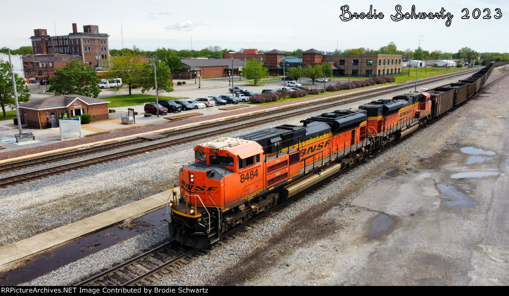 BNSF 8484